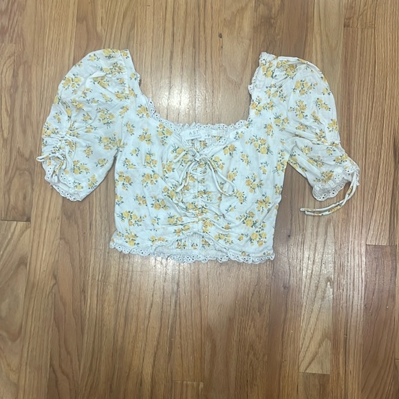 Astr Tops - ASTR The Label, Floral Ruched Cotton Crop Top